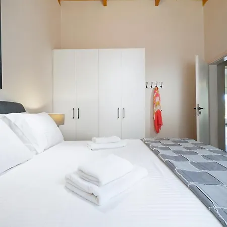 Avo Villa