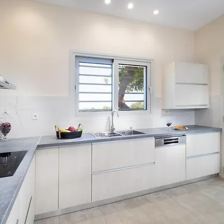 Avo Villa